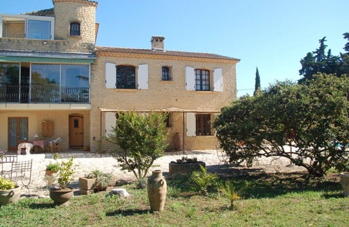 Cavaillon House | Modern Retreat in Camargue: Family-Friendly Amenities Await