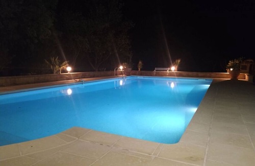 Cavaillon House | Modern Retreat in Camargue: Family-Friendly Amenities Await