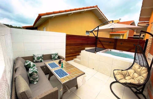 Mairinque Cottage | Relaxing Getaway with Jacuzzi and Pet-Friendly Amenities
