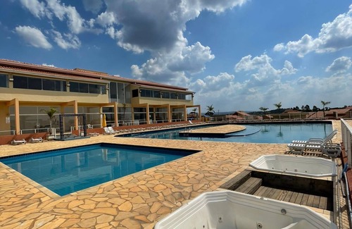 Mairinque Cottage | Relaxing Getaway with Jacuzzi and Pet-Friendly Amenities
