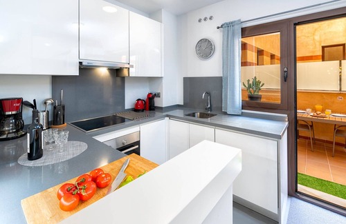 Centro Apartment | Oceanfront Holiday Apartment in Malaga - Guest Rated 10/10