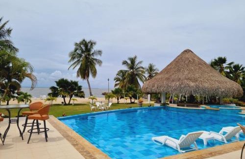 Bocachica Bed & Breakfast | Guest Rated 10/10: CAMATAJUA BARU HOUSE with Pool & Breakfast