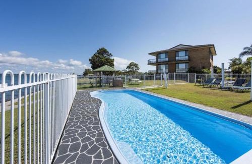 Iluka Apartment | Inviting Camawood 11: Family-Friendly with Pool Access