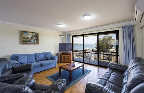 Iluka Apartment | Inviting Camawood 11: Family-Friendly with Pool Access
