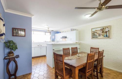 Iluka Apartment | Inviting Camawood 11: Family-Friendly with Pool Access