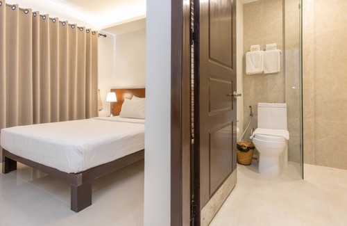 Ruessei Kaev Hotel | Comfortable Cambodian Country Club with Pool and Spa Access