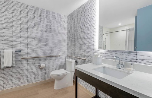 Rainey Street Historic District Hotel | Experience Cambria Hotel Austin Downtown – Rated 8.6/10
