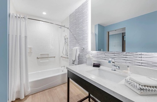 Rainey Street Historic District Hotel | Experience Cambria Hotel Austin Downtown – Rated 8.6/10