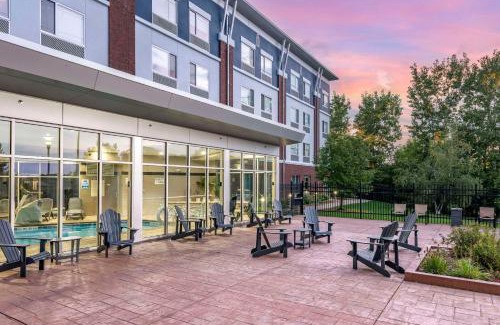 Maple Grove Hotel | Relax at Cambria Hotel Minneapolis Maple Grove with Pool Access
