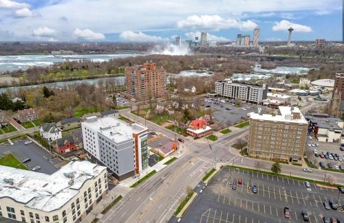 Downtown Niagara Falls Hotel | Discover Cambria Hotel Niagara Falls - Family-Friendly Retreat