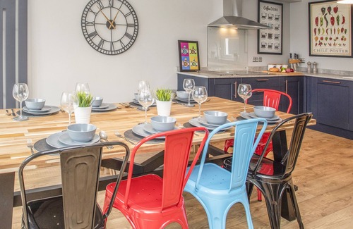 Criccieth Cottage | Pet-Friendly Cambrian House: Oceanfront Cottage Retreat