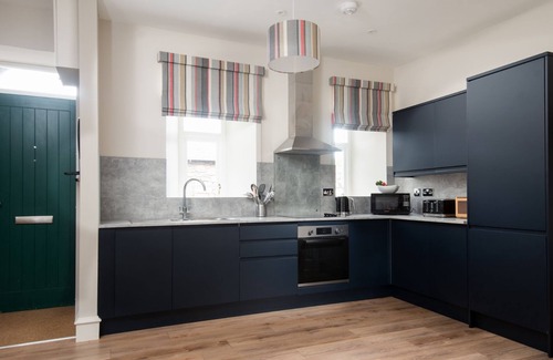 Berwick-upon-Tweed Cottage | Cambridge House - Cottage Number Two - Sleeping 4 Guests in 2 Bedrooms