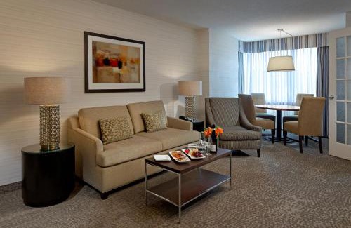 St. Lawrence Hotel | Discover Cambridge Suites Toronto: 4-Star Gem with Breakfast