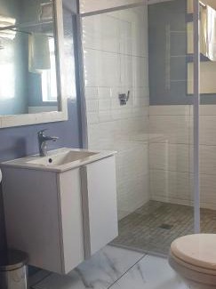 Graaff-Reinet Ski Chalet | Cozy Camdeboo Cottages with Ocean View & Hot Tub