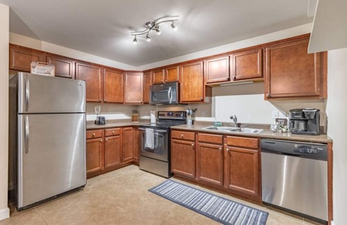 Orange Prairie Apartment | Stylish Camden 12B: Perfect Family Stay in Central Peoria