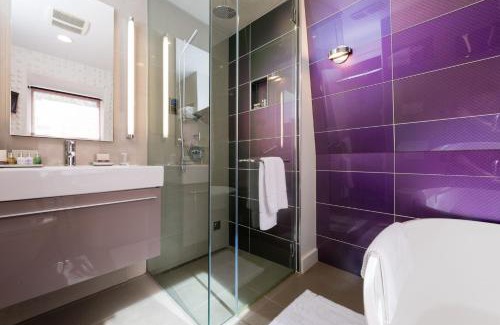 Camden Hotel | Elegant Relais Chateaux Camden Harbour Inn with Family Amenities