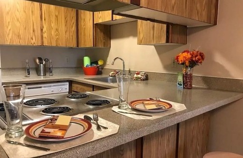 Centennial House | Relaxing Retreat at the Foot of Your Ideal Apartment