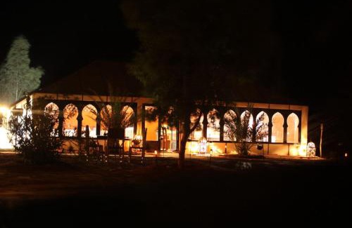 Taouz Bed & Breakfast | Exquisite Merzouga Luxury Tent - 5-Star Family Retreat