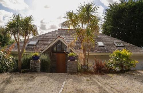 Rock House | Relax at Camel Point: Family-Friendly with Pool Access