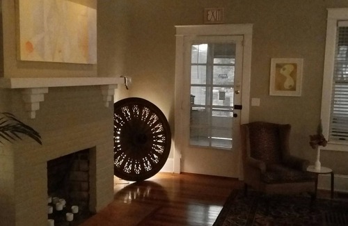 Mount Dora Bed & Breakfast | Cozy Camel Suite at Adora Inn with Oceanfront Amenities