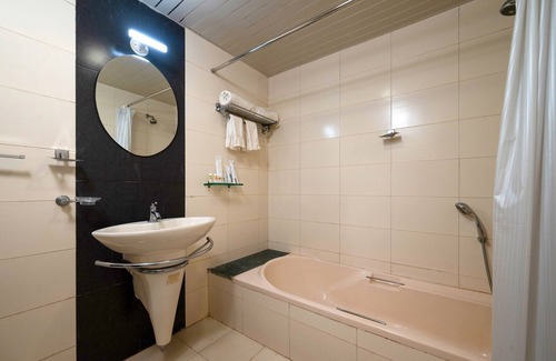 Igatpuri Hotel | Relax at Mystic Valley Spa Resort with Pool & Restaurant