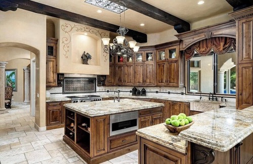 Paradise Valley House | Paradise Valley Estate: Perfect for Group Getaways & Relaxation