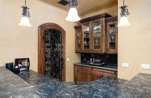 Paradise Valley House | Paradise Valley Estate: Perfect for Group Getaways & Relaxation