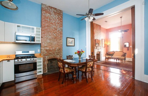 Faubourg Delassize Apartment | Highly Rated Camelback Guest House with Breakfast & Family Amenities