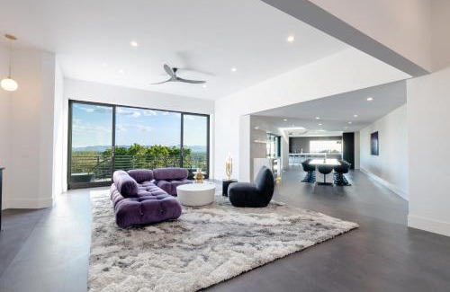 Copeland Hill House | Experience Camelback Mountain Mansion: Views & Game Room