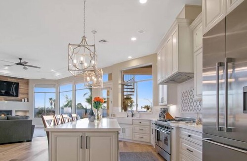 Palm Canyon House | Discover the Alluring Camelback Beauty with Ocean Views