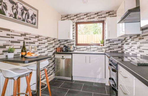 Lanlivery Cottage | Pet-Friendly Camellia Cottage with Garden in Cornwall