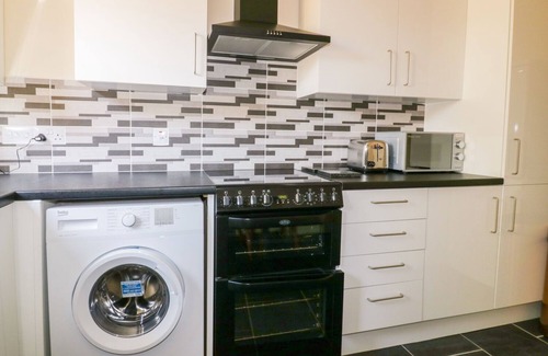 Lanlivery Cottage | Pet-Friendly Camellia Cottage with Garden in Cornwall