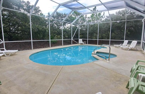 East End House | Family-Friendly Retreat at Camellia Cottage Awaits You