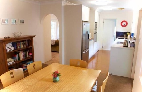 Currarong House | Idyllic Camellia Grove Currarong with Oceanfront Views
