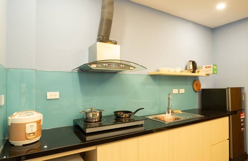 Quang An Apartment | Relaxing Camellia Homestay with Ocean View & Pool Access