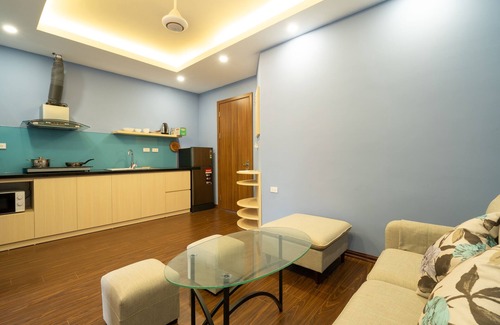 Quang An Apartment | Relaxing Camellia Homestay with Ocean View & Pool Access