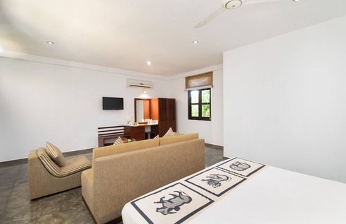Dambulla Hotel | Relax at Camellia Resort and Spa with Pool & Restaurant