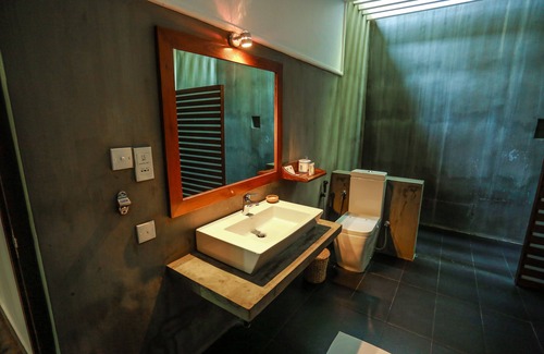 Dambulla Hotel | Relax at Camellia Resort and Spa with Pool & Restaurant