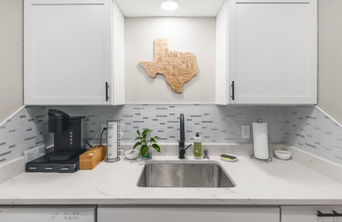 Northgate Apartment | Camellia: Studio Apt, 4 Minute walk to A&M