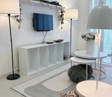 Larut Apartment | Cozy Camellia 3BRApt Just Steps from Lake Garden