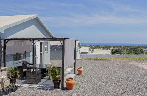 Discovery Bay House | Discover Little Paradise: Family-Friendly Getaway Awaits