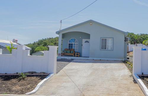 Discovery Bay House | Discover Little Paradise: Family-Friendly Getaway Awaits