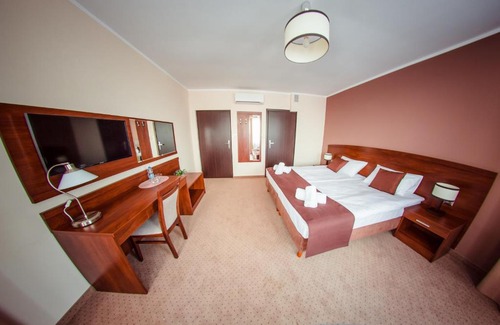 Sandomierz Bed & Breakfast | Discover Camelot: Spa Retreat with Family-Friendly Perks