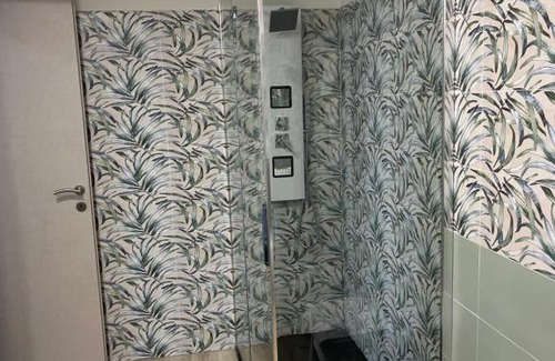Gianola House | Experience Comfort at CAMERA EDEN: Family Fun & Hot Tub