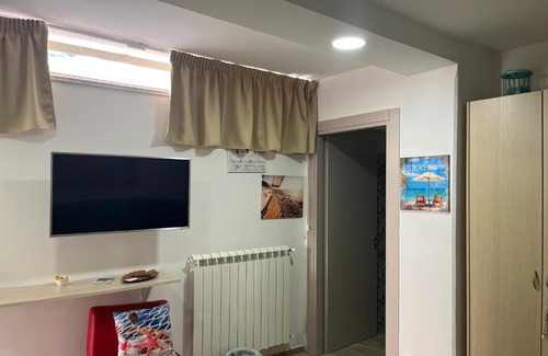 Gianola House | Experience Comfort at CAMERA EDEN: Family Fun & Hot Tub