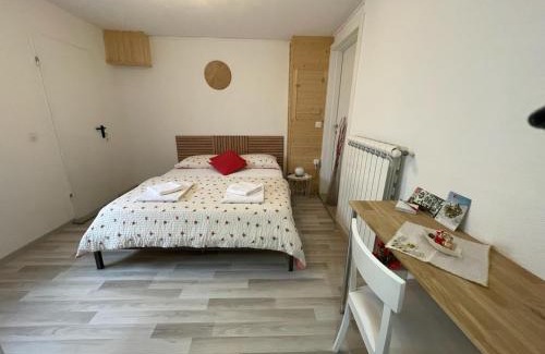 Cadenazzo Bed & Breakfast | Family-Friendly Camera Enaj with Exceptional 9.2/10 Rating