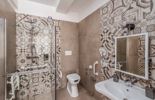 Lioni House | Accessible Double Room with Spa and Pet-Friendly Amenities
