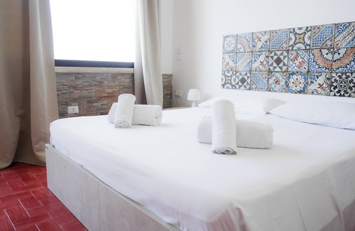 San Leonardo Bed & Breakfast | Seaside Double Room Steps from Kitesurf Schools & Salinas