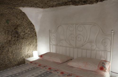 Tropea House | Pet-Friendly Retreat: Camera Nella Roccia with Great Reviews
