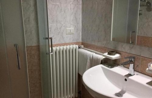 Parma Apartment | Cozy Room with Private Bath, TV & Free WiFi for Families